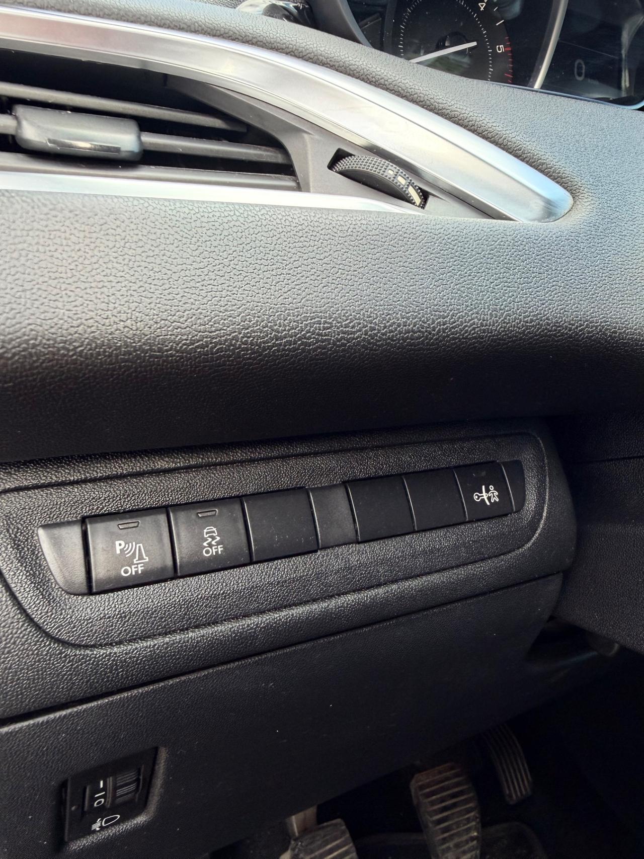 Peugeot 208 1.4 HDi 68 CV 5 porte Active