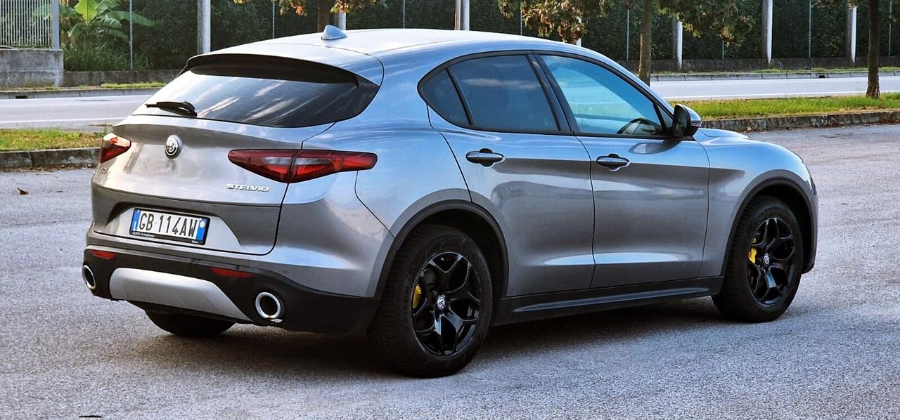 Alfa Romeo Stelvio 2.2 Turbodiesel 190 CV AT8 Q4