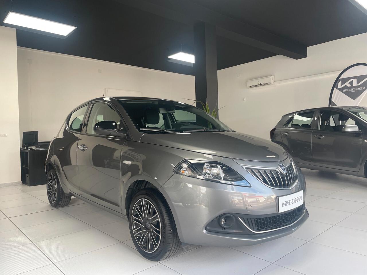 Lancia Ypsilon 1.0 FireFly 5 porte S&S Hybrid Gold