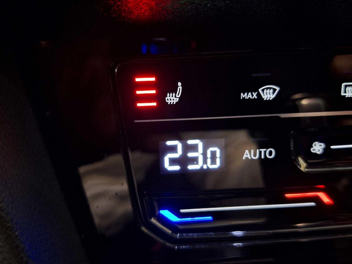 VOLKSWAGEN Passat Variant EVO 2.0 TDI DSG Executive -VIRTUAL RETROCAM SED.RISC. GAR.24M