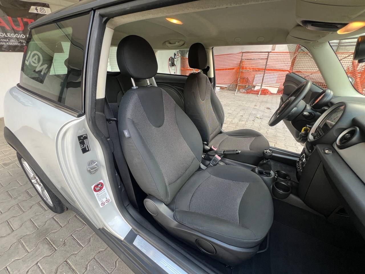 MINI 1.6 16V COOPER D
