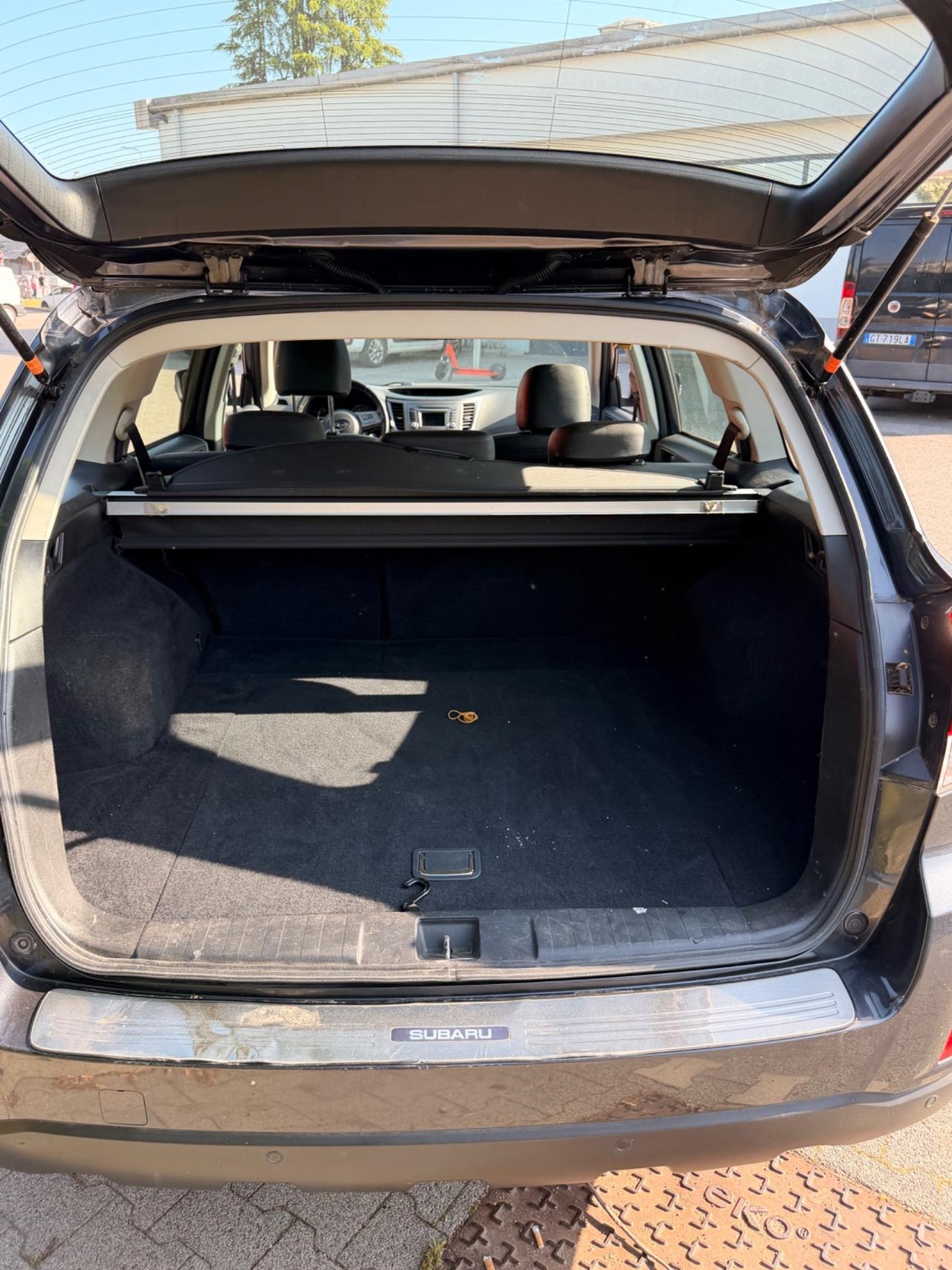 Subaru OUTBACK 2.0D 150cv 4x4 pelle tetto per EXPORT
