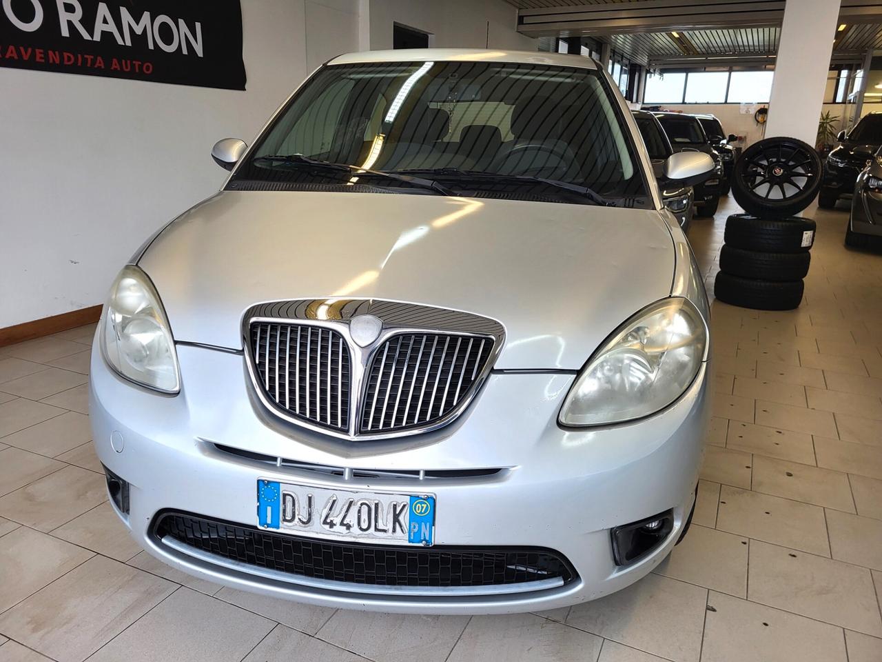 Lancia Ypsilon 1.2 Argento