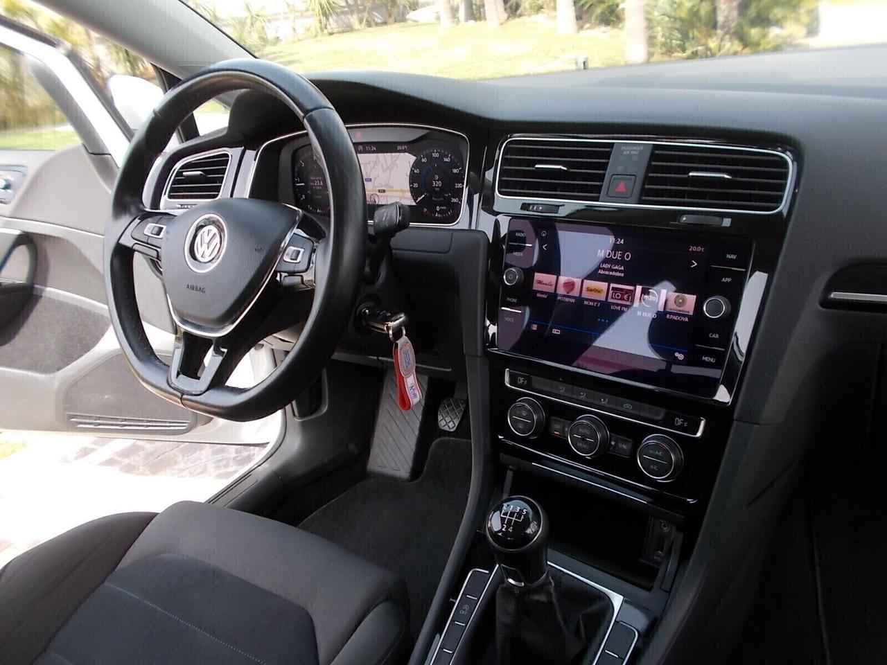 Volkswagen Golf 1.6 TDi VIRTUAL COCKPIT da VETRINA