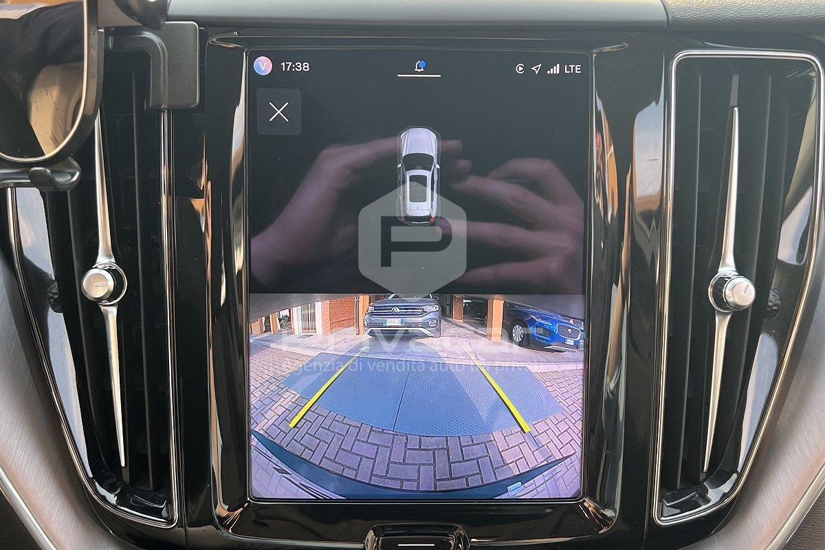 VOLVO XC60 B4 (d) Geartronic Momentum