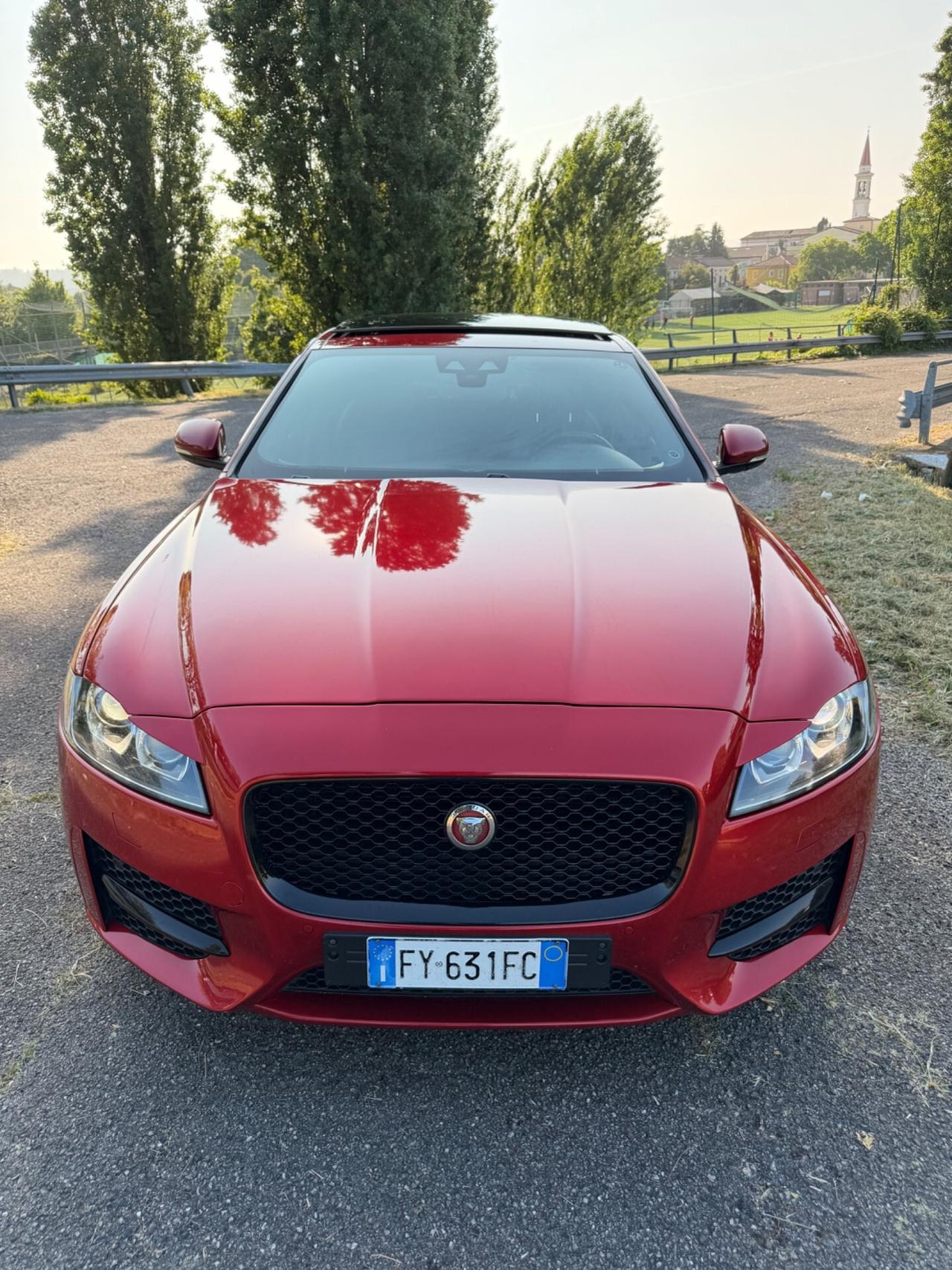 Jaguar XF 2.0D 240 CV AWD R-Sport full pelle tetto EXPORT