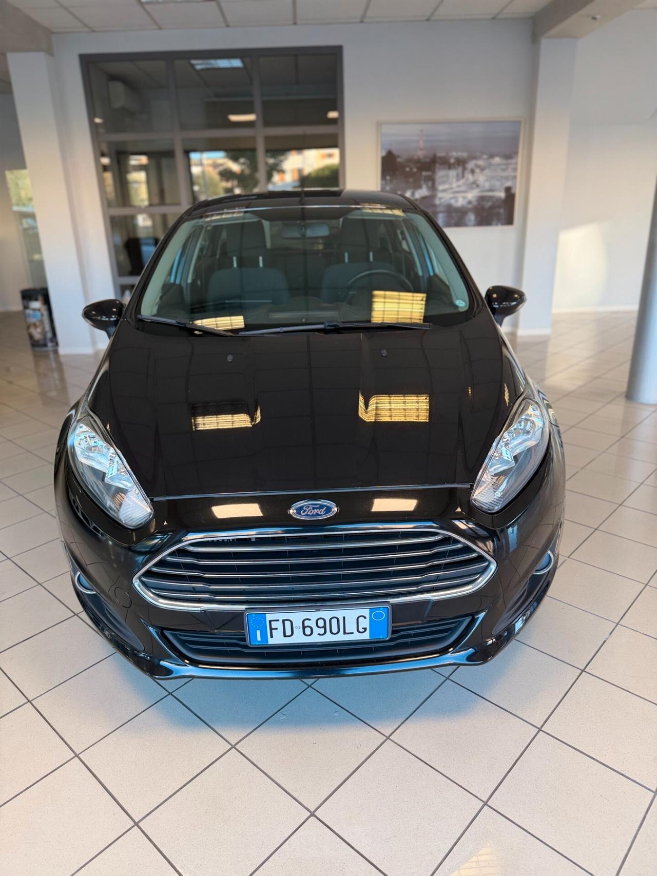 Ford Fiesta 1.5 TDCi 75CV 5 porte Black & White Edition
