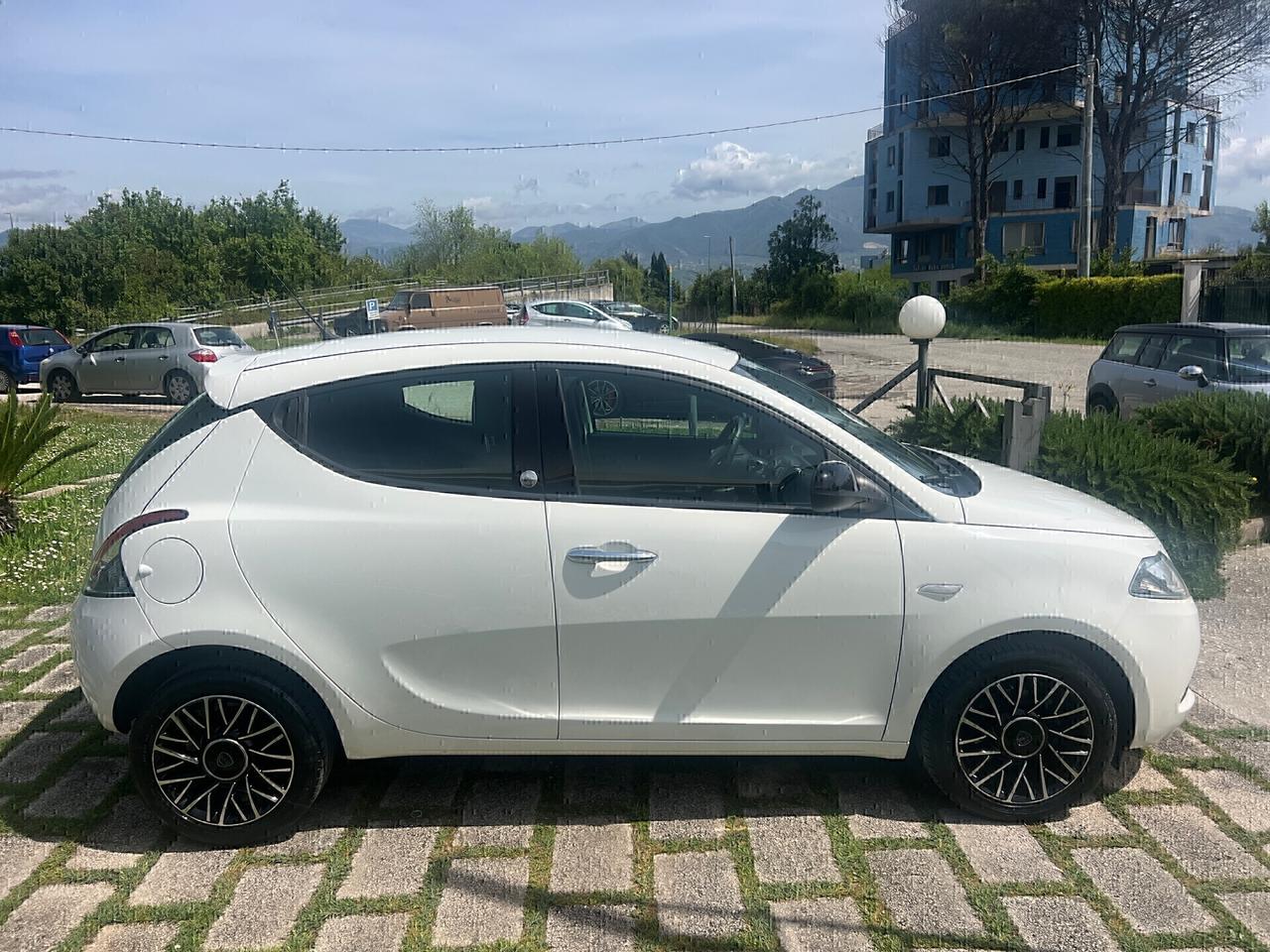 Lancia Ypsilon 1.2 69CV GPL Ecochic Gold-2018