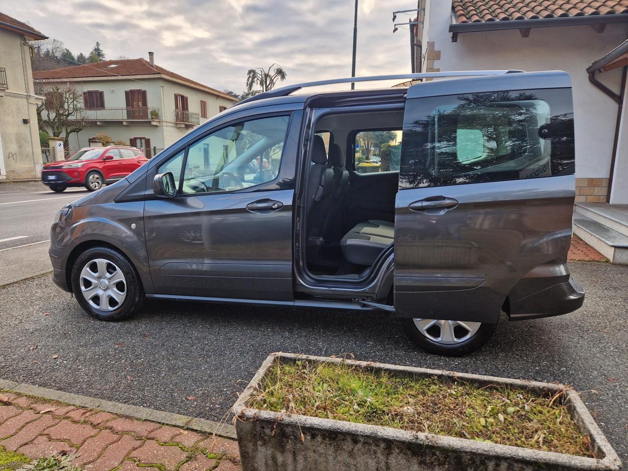 Ford Tourneo Courier 1.0 100CV "33.500 km" Bluetooth, Sensori, Ruotino