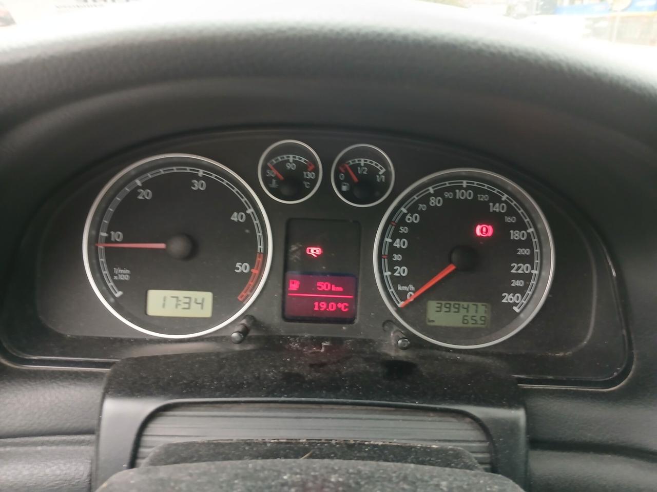 Volkswagen Passat 1.9 TDI 130CV BERLINA COMFORTLINE
