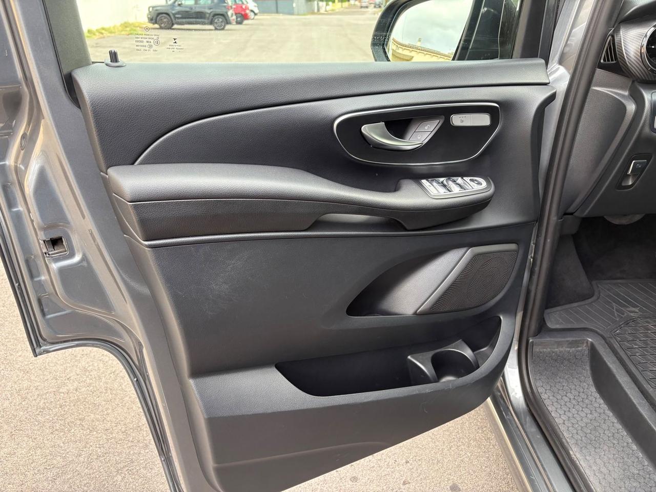 Mercedes-Benz V 250 D Sport #7468