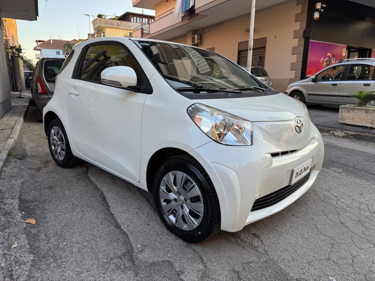 Toyota iQ 1.0 CVT Trend Automatica - 2012