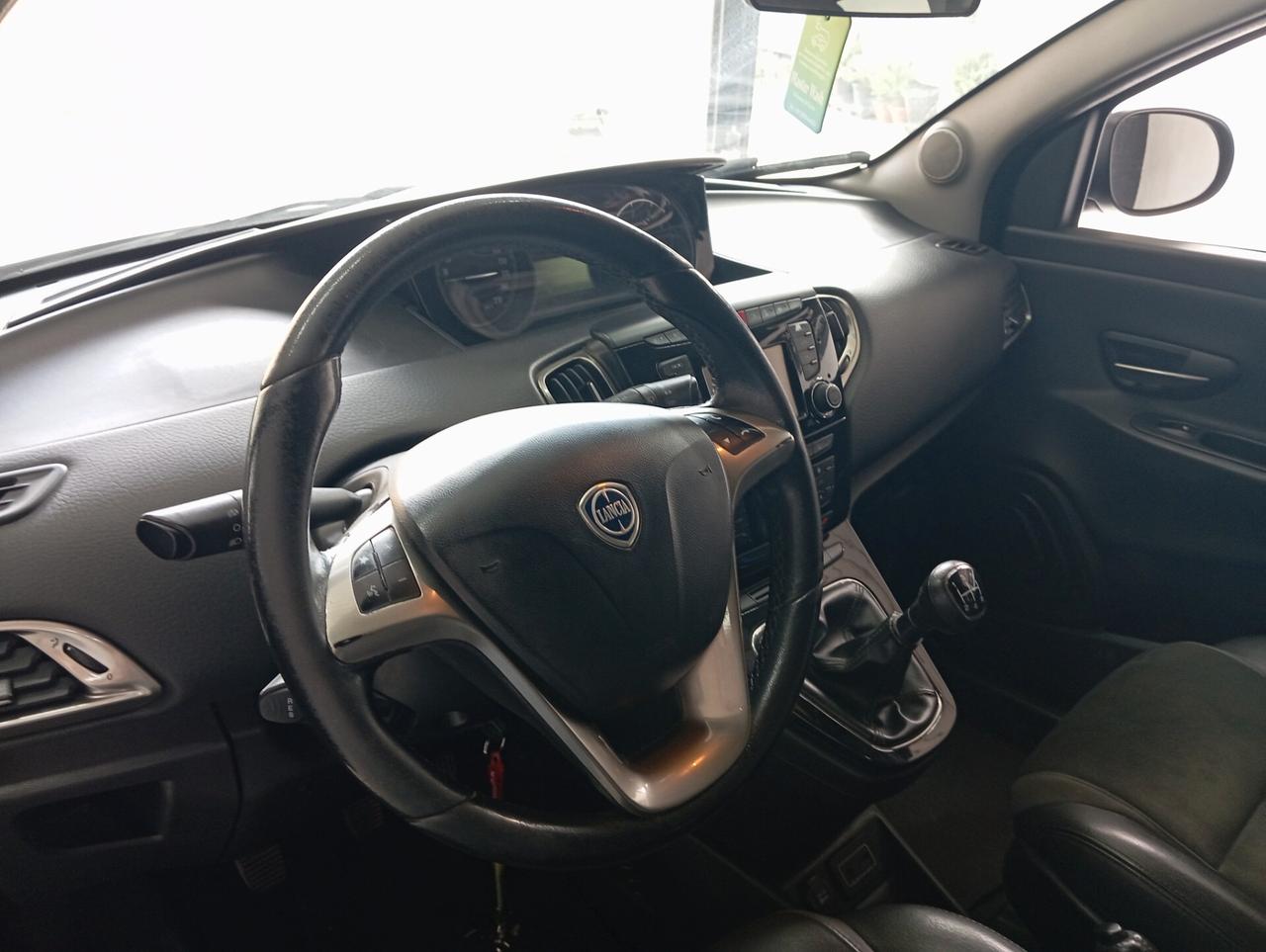 Lancia Ypsilon 1.3 mtj 2016 CON GARANZIA