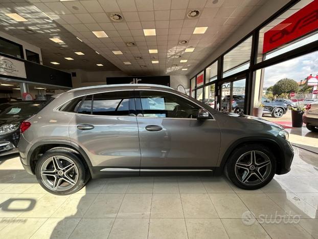 MERCEDES-BENZ GLA 200 d Automatic Premium