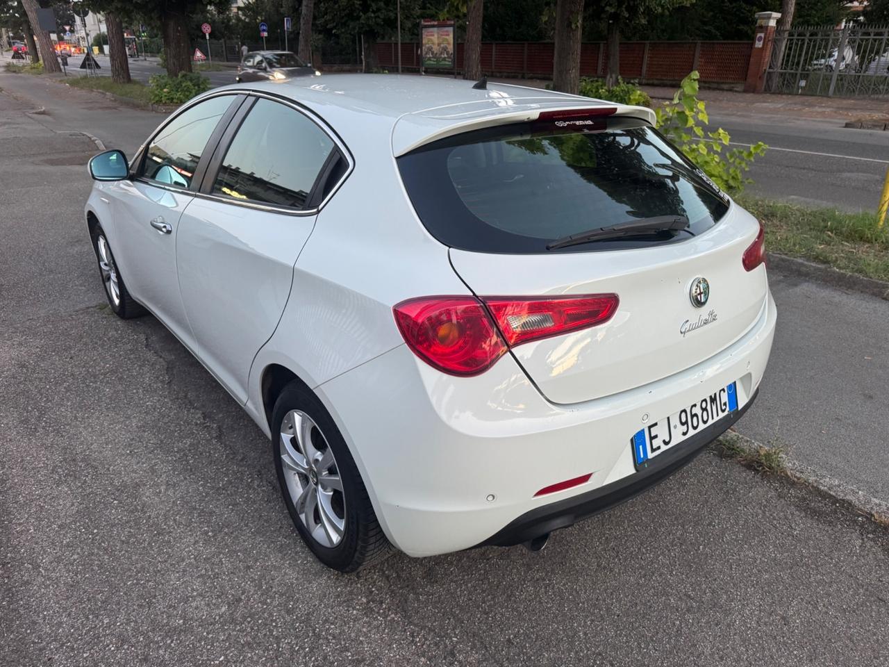 Alfa Romeo Giulietta 1.6 JTDm-2 105 cv garanzia 12 mesi