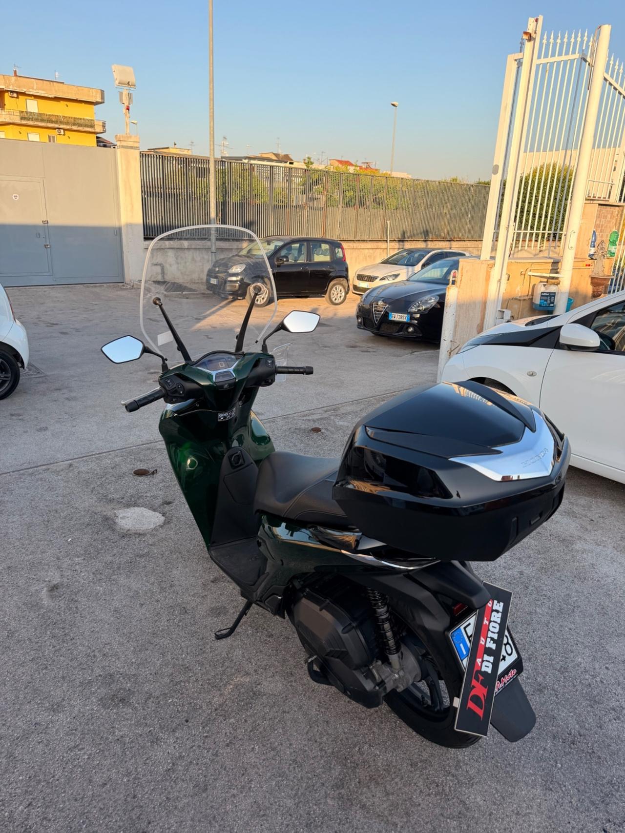 Honda SH 125 VETRO FINANZIAMENTO IN SEDE