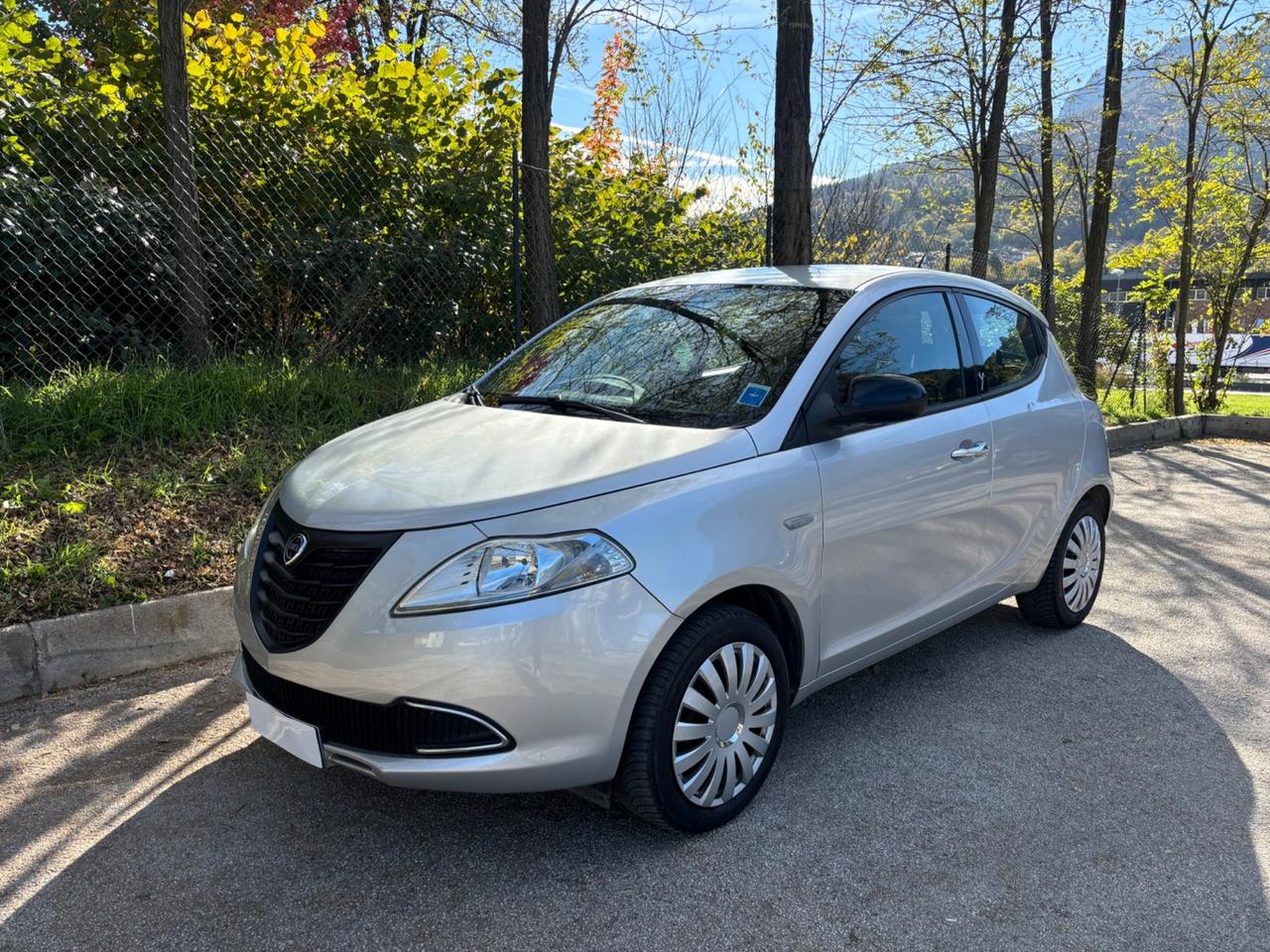 Lancia Ypsilon 1.2 69 CV 5 porte Elefantino