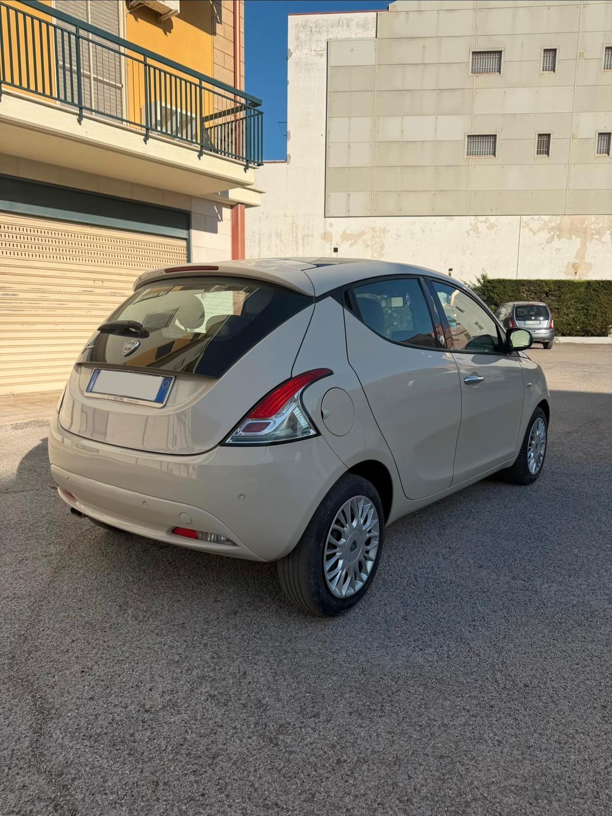 Lancia Ypsilon 1.2 69 CV 5 porte GPL Ecochic Gold