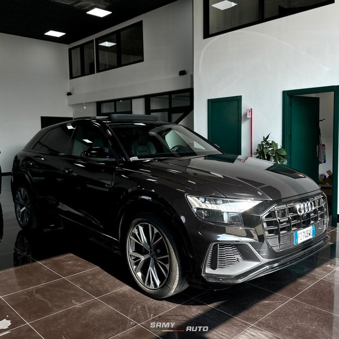 Audi Q8 55 TFSI quattro tiptronic Sport