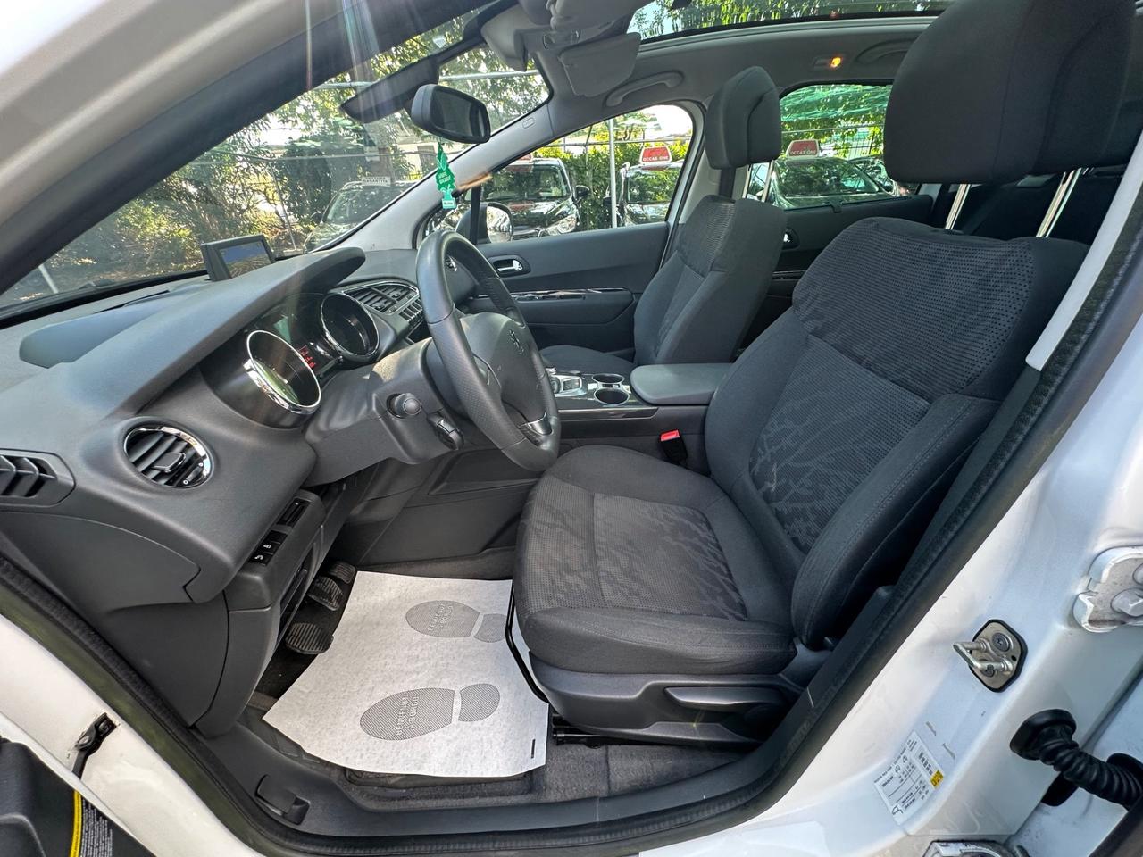 Peugeot 3008 2.0 HDi 150CV Allure