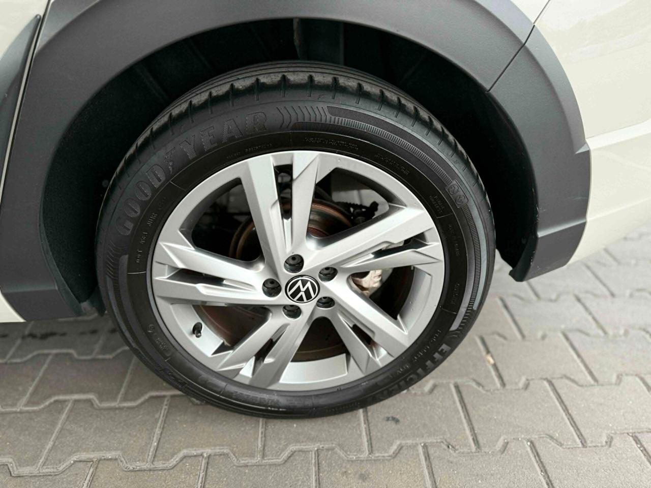 Volkswagen Taigo 1.0 TSI 110 CV DSG R-Line/TETTO/FULL LED