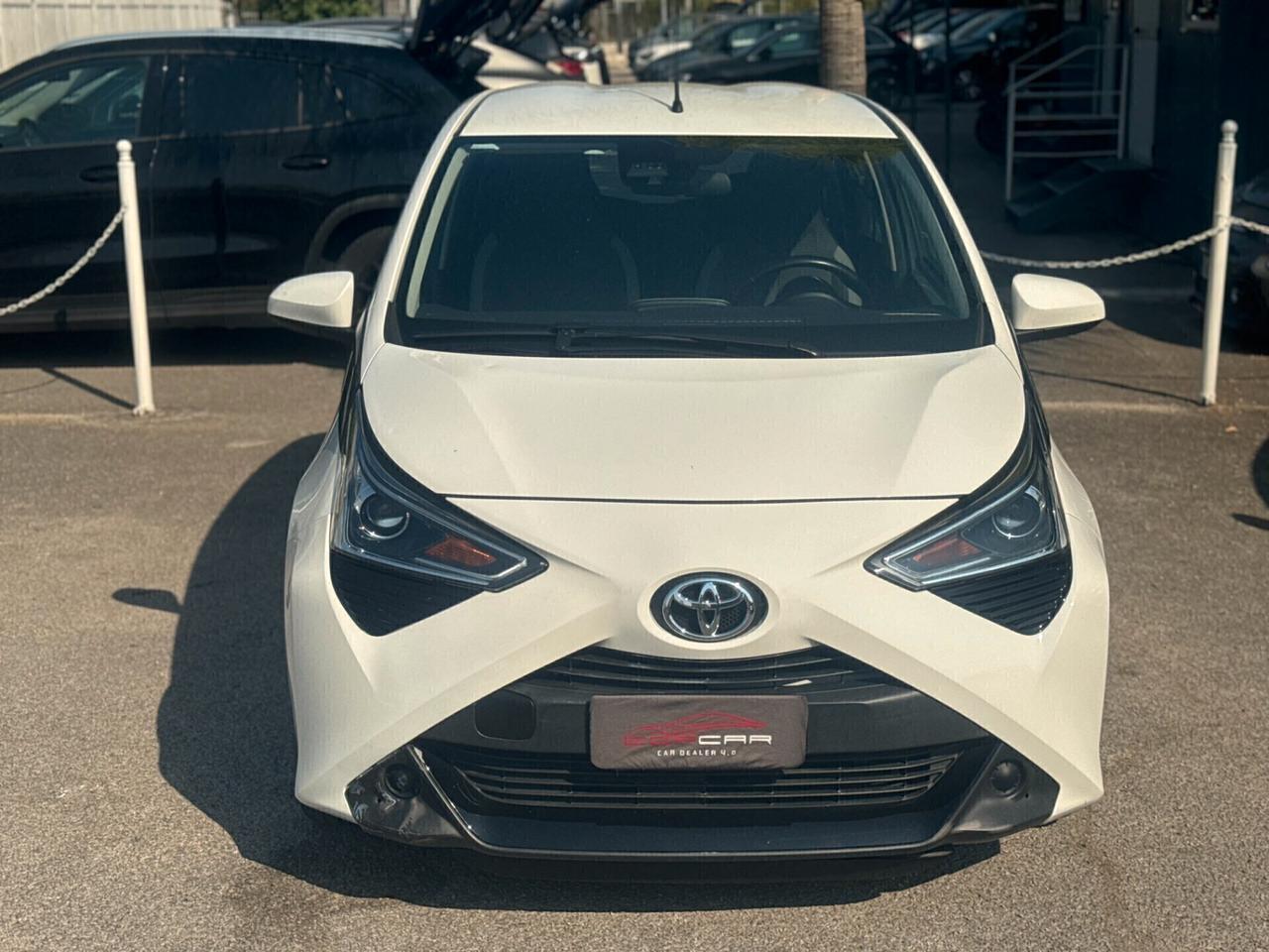 Toyota Aygo Connect 1.0 VVT-i 72 CV 5 porte x-play