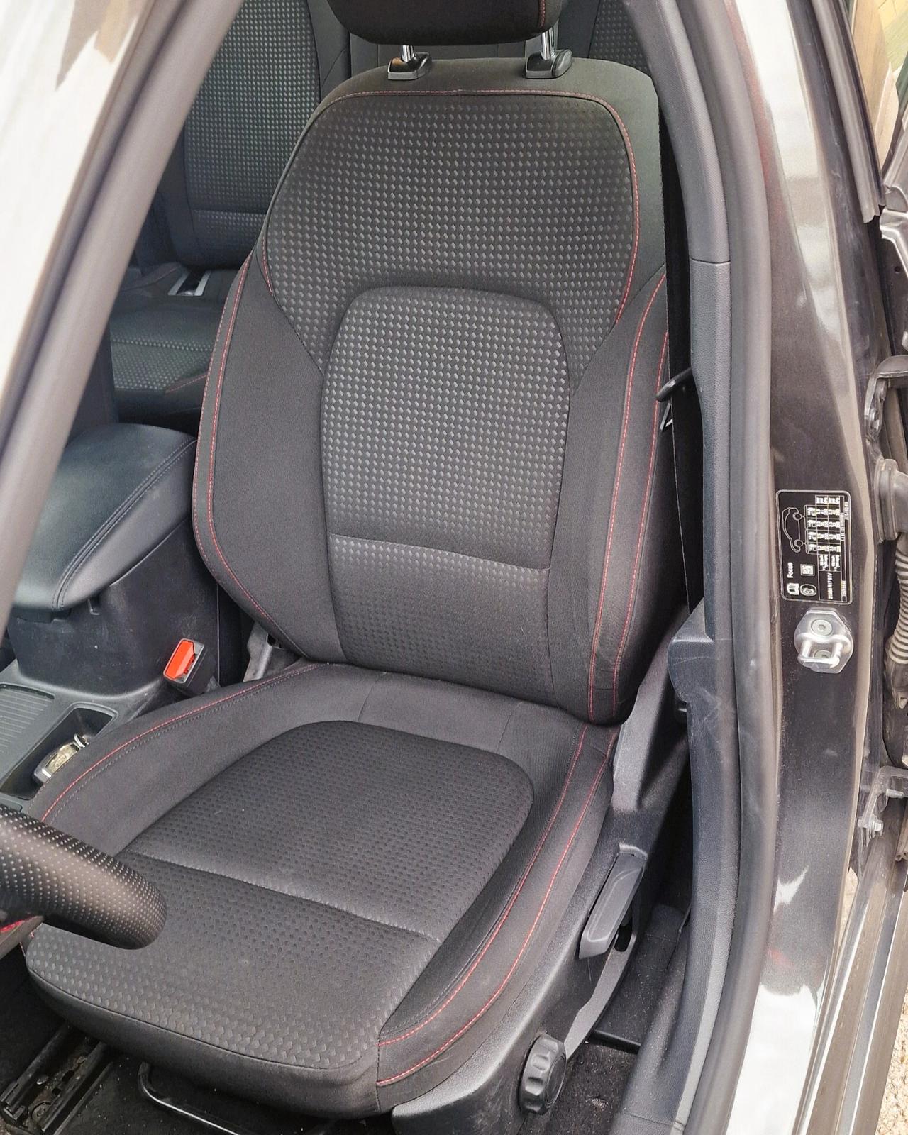 Ford Focus 1.0 EcoBoost Hybrid 125CV Powershift SW ST-Line Design