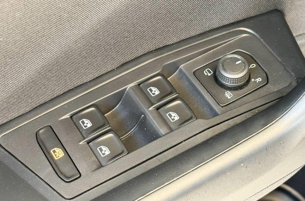 VOLKSWAGEN T-Roc 1.0 tsi life 110cv