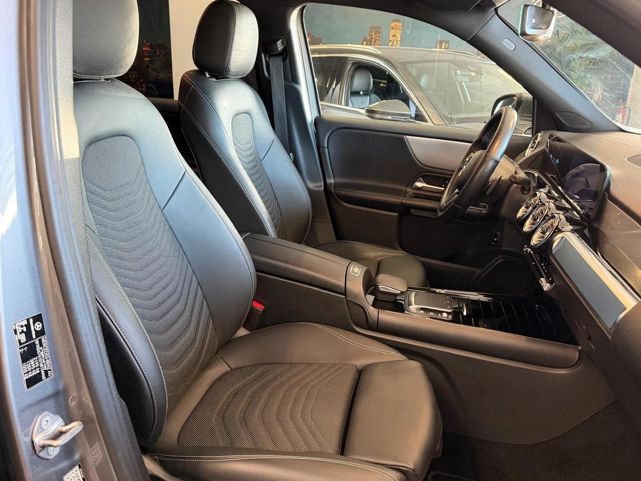 MERCEDES-BENZ GLB 180D SPORT 2.0 116CV PELLE NAVI CAM ANNO 2022