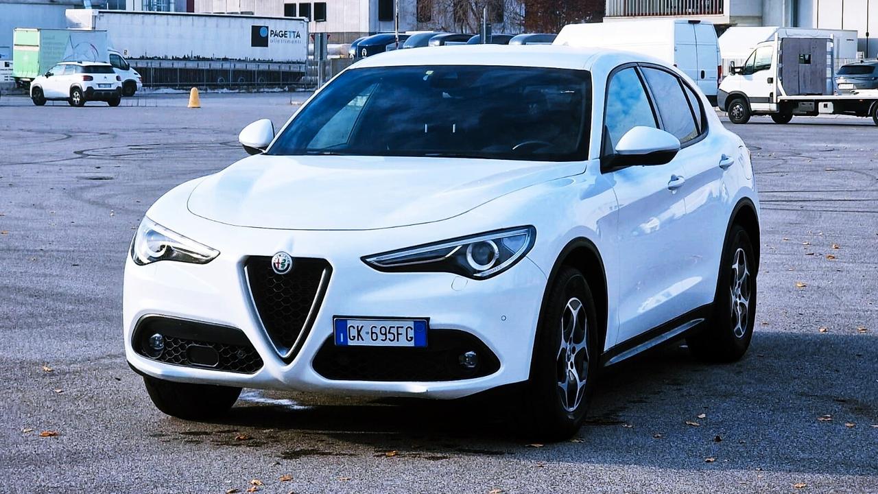 Alfa Romeo Stelvio 2.2 Turbodiesel 190 CV AT8 Q4 Super