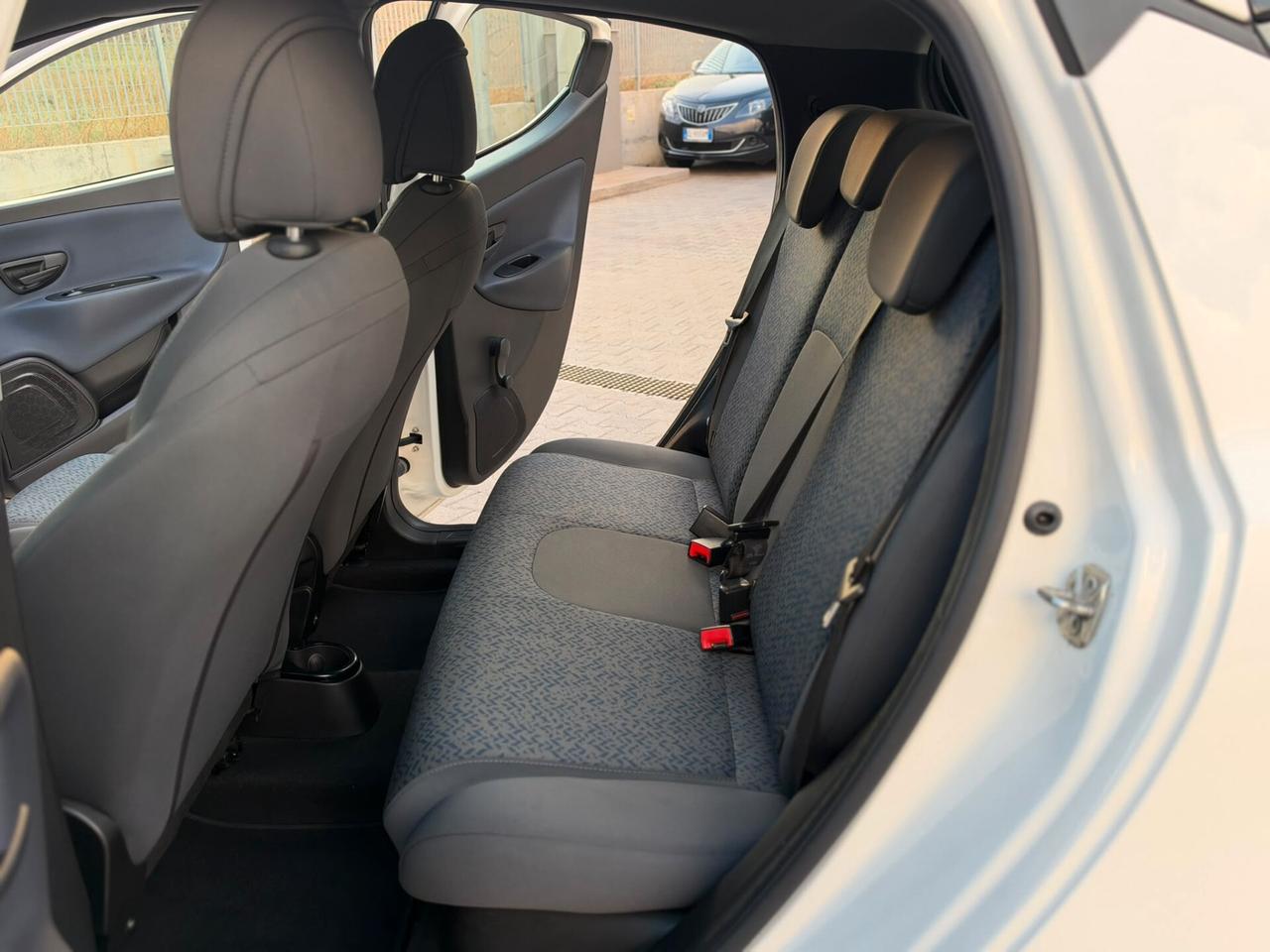 LANCIA YPSILON 1.0 FIREFLY 70CV HYBRID 2023