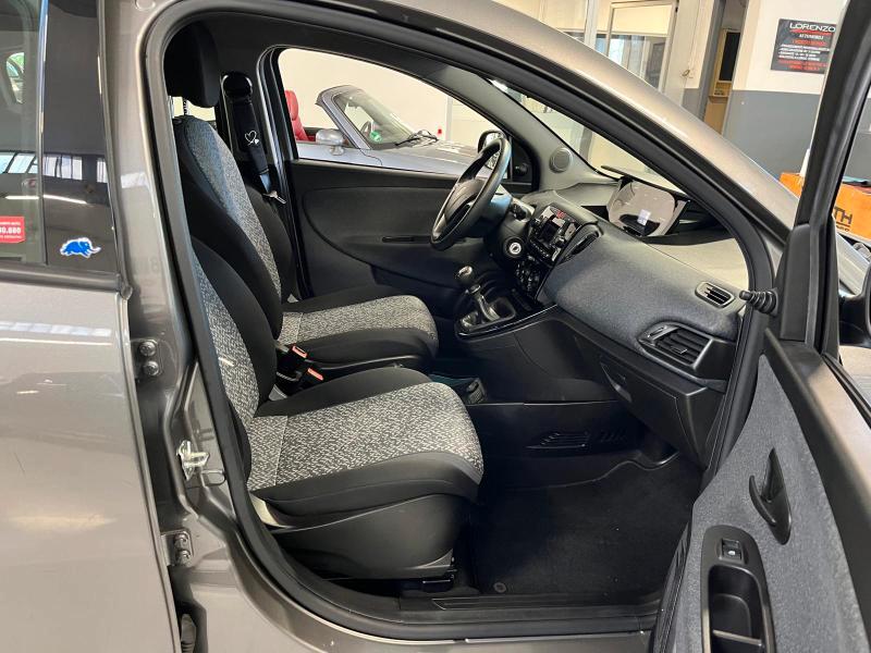 Lancia Ypsilon 1.2 GOLD KM 32000