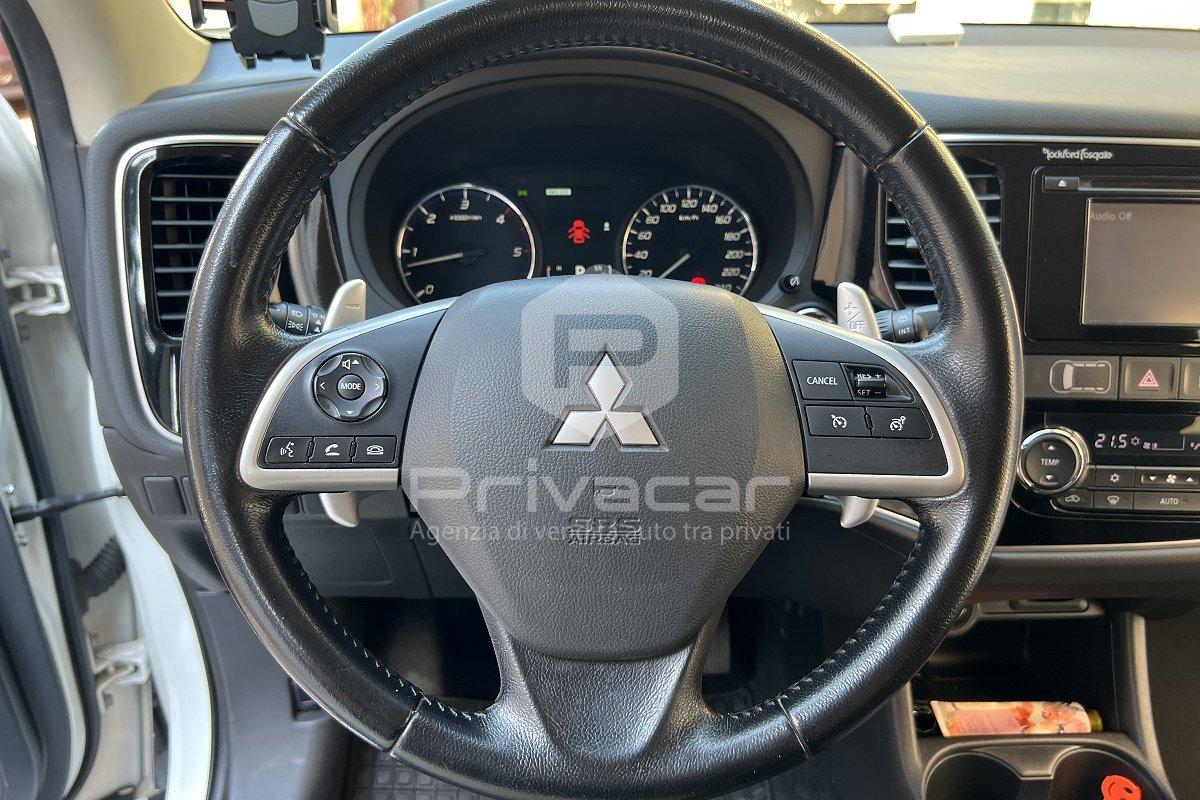 MITSUBISHI Outlander 2.2 DI-D 4WD Instyle 7p.