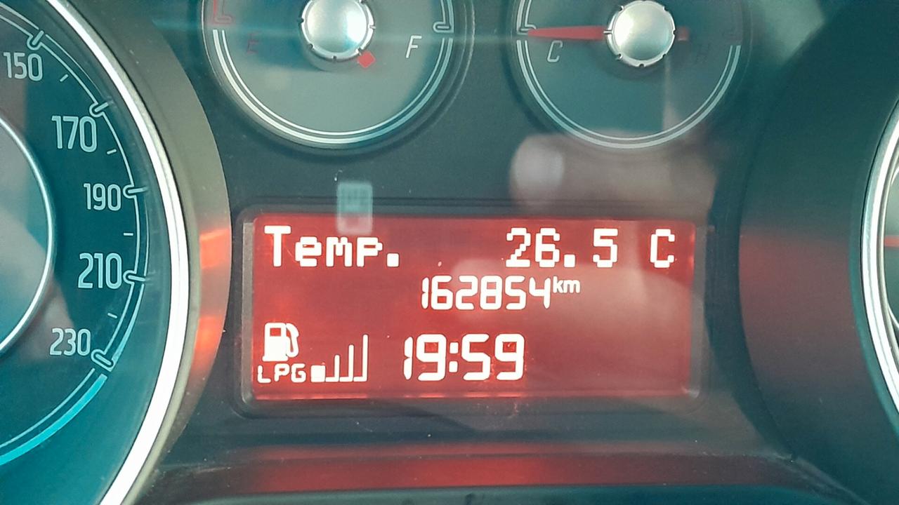 Fiat Punto 1.4 8V 5 porte Easypower Street