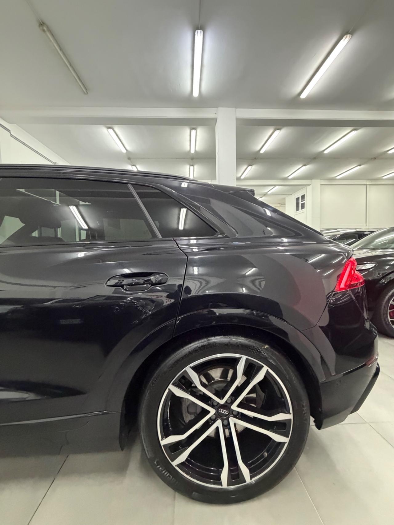 Audi Q8 50 TDI 286 CV quattro S-line FINANZIABILE