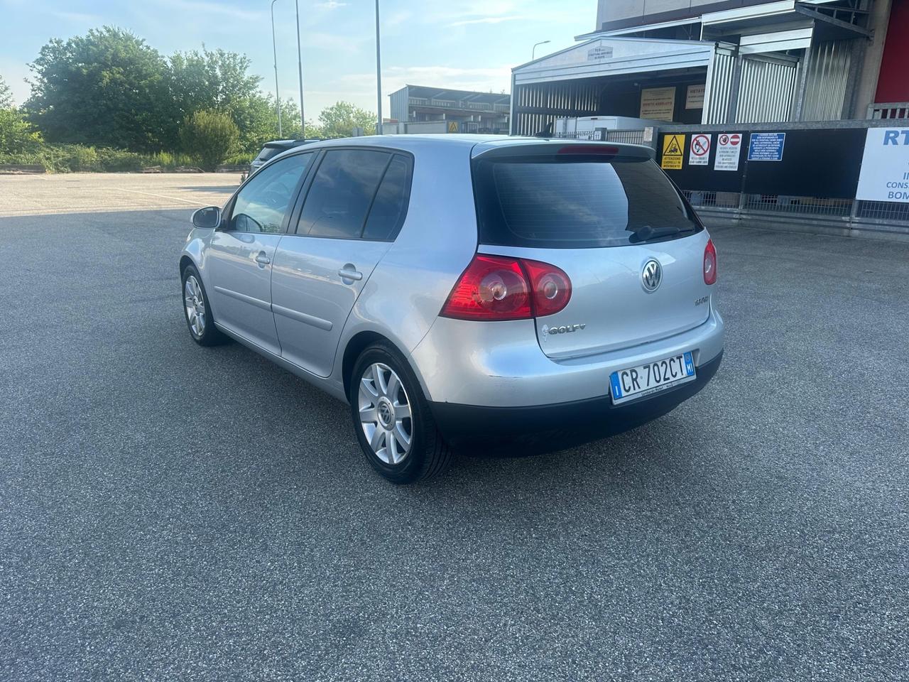 Volkswagen Golf 1.6 16V FSI 5p. Sportline