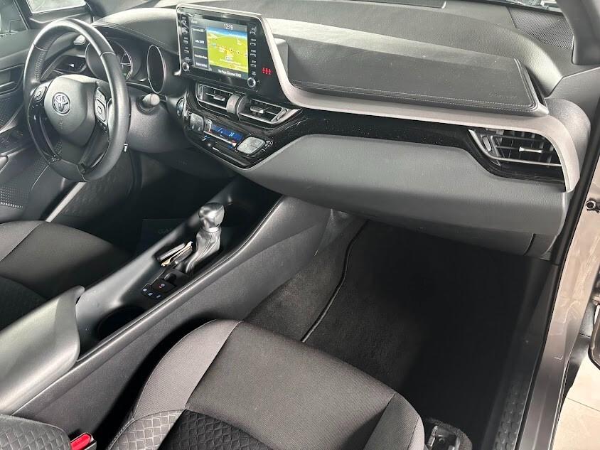 Toyota C-HR 1.8 Hybrid E-CVT Business