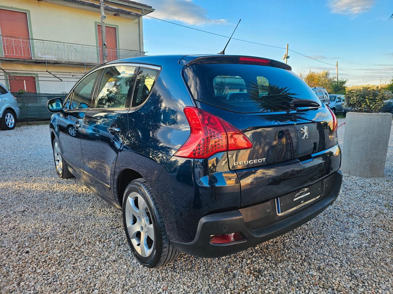 Peugeot 3008 1.6 HDi 112CV cambio robotizzato Business