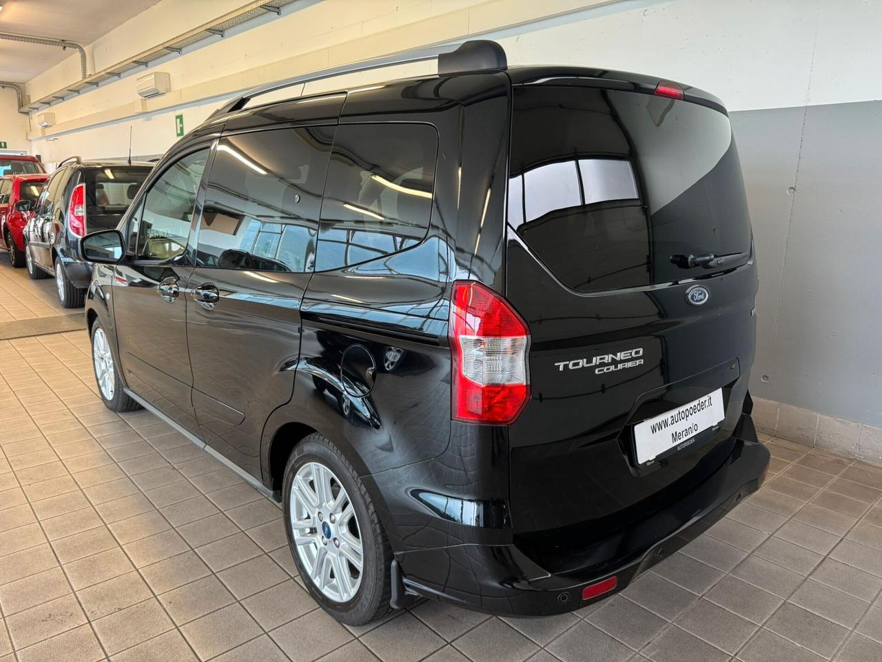 Ford Tourneo Courier 1.0 EcoBoost 100 CV Titanium