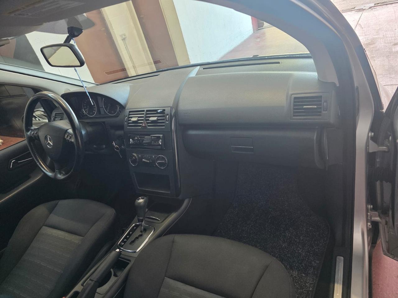 Mercedes-benz A 150 Avantgarde cambio automatico neopat