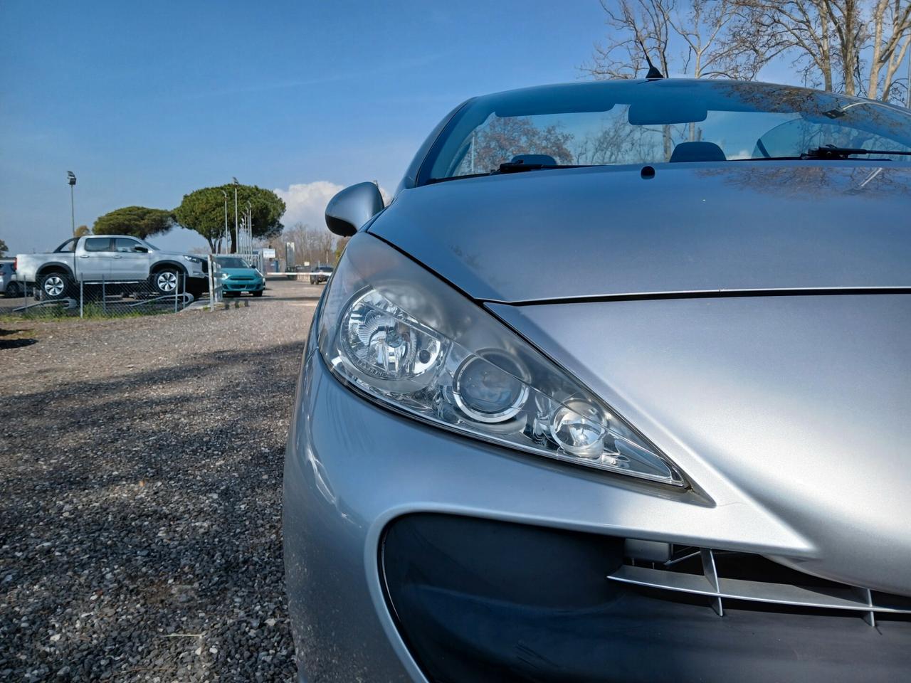 Peugeot 207 1.6 VTi 120CV CC Féline