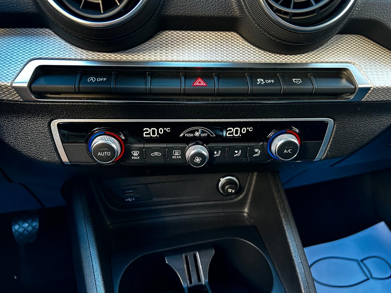 Audi Q2 30 TFSI Business 2021