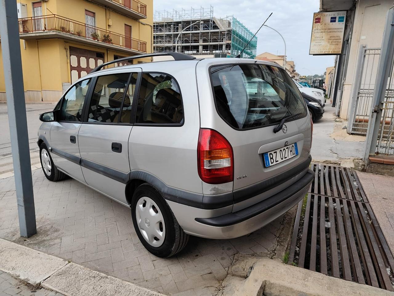 Opel Zafira 2.0 16V DTI cat Elegance