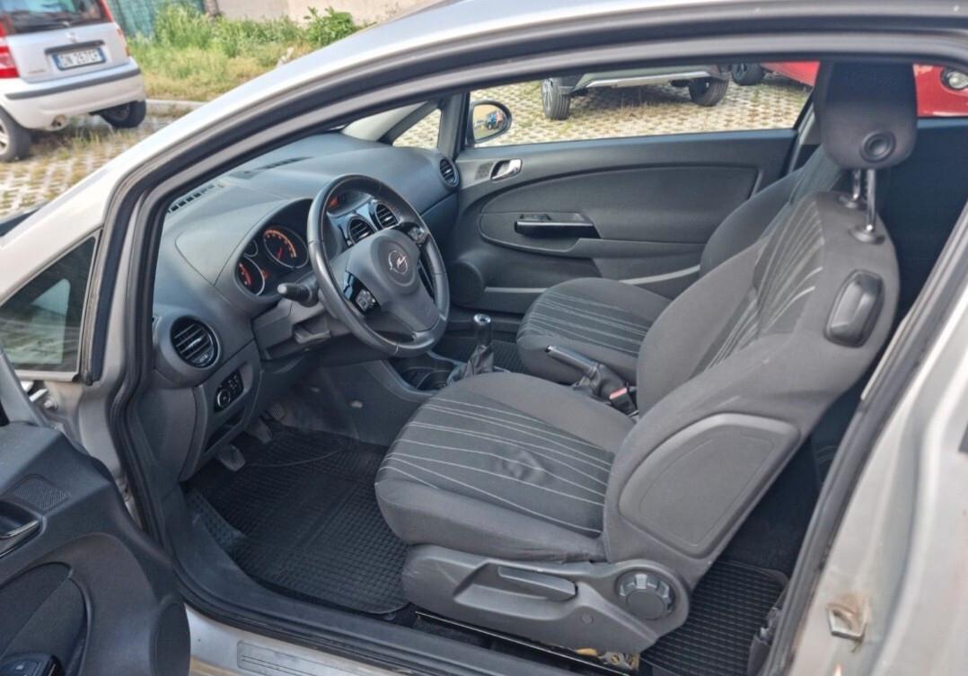 Opel Corsa 1.2 3 porte Club