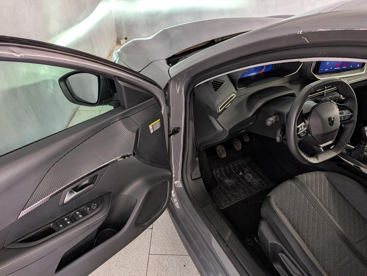 Peugeot 208 ii 1.2 puretech 100cv Allure