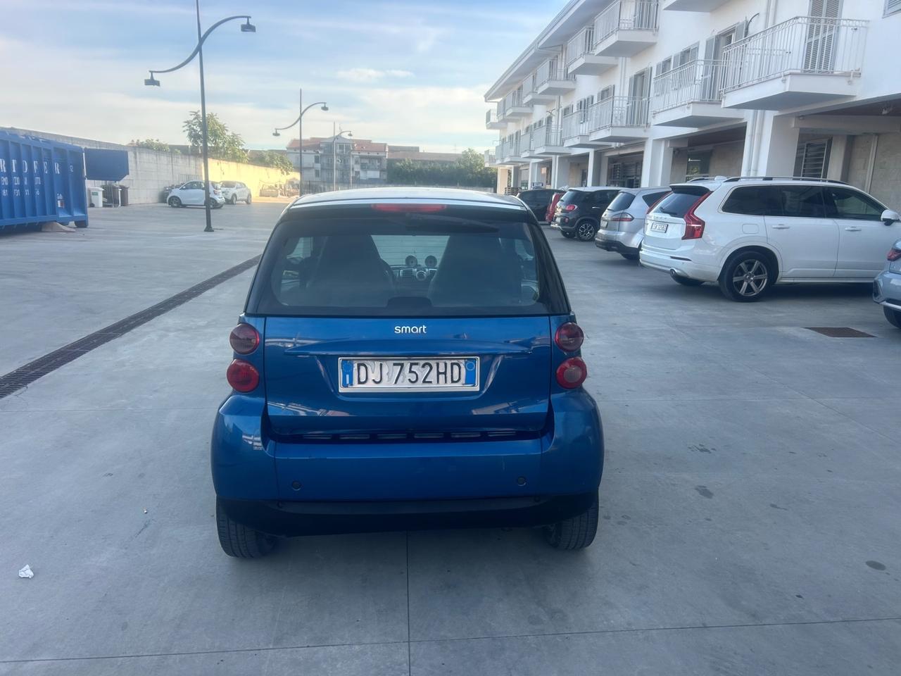 Smart ForTwo 1000 52 kW coupé limited one