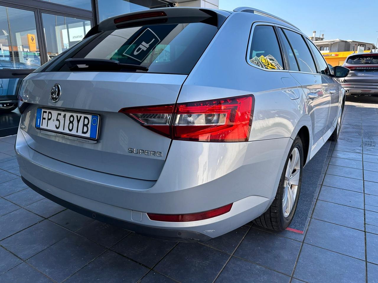 Skoda Superb 1.6 TDI Wagon Executive