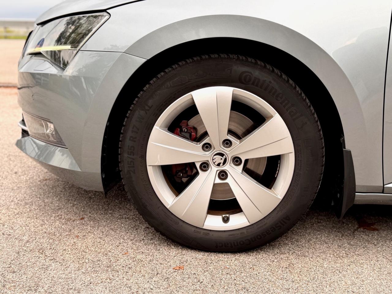 Skoda Superb 1.6 TDI DSG Wagon Executive