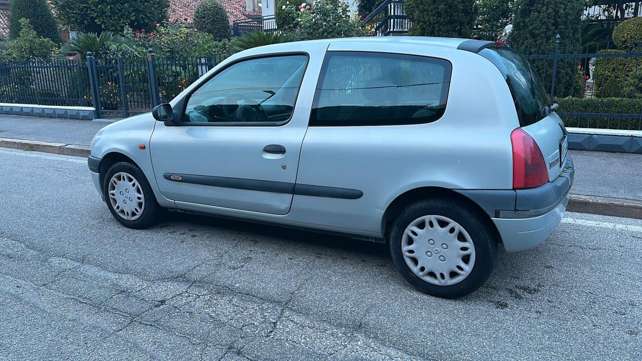 Renault Clio 1.2 Neopatentati