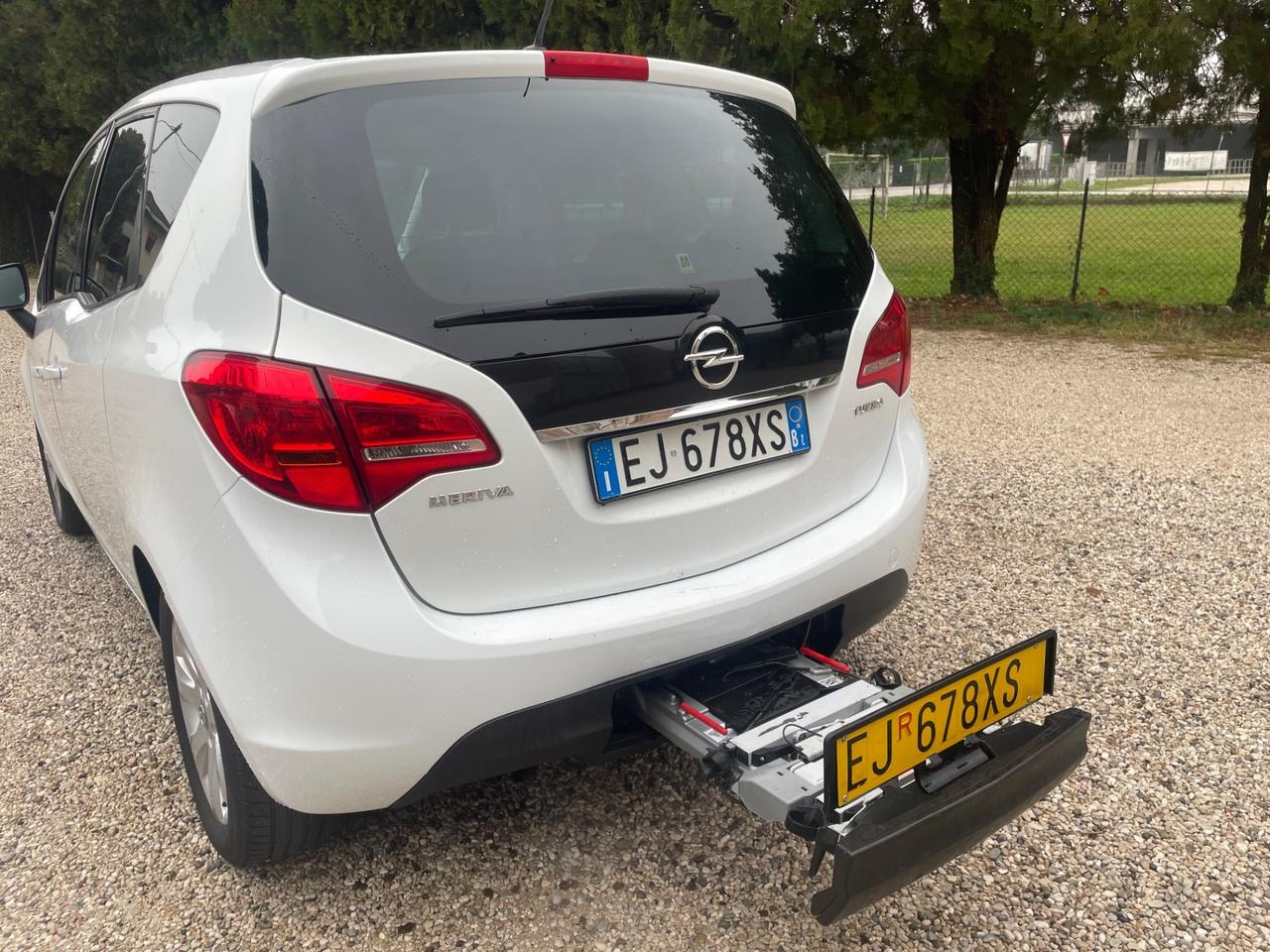 Opel Meriva 1.4 benzina anno 2011 km 115 mila